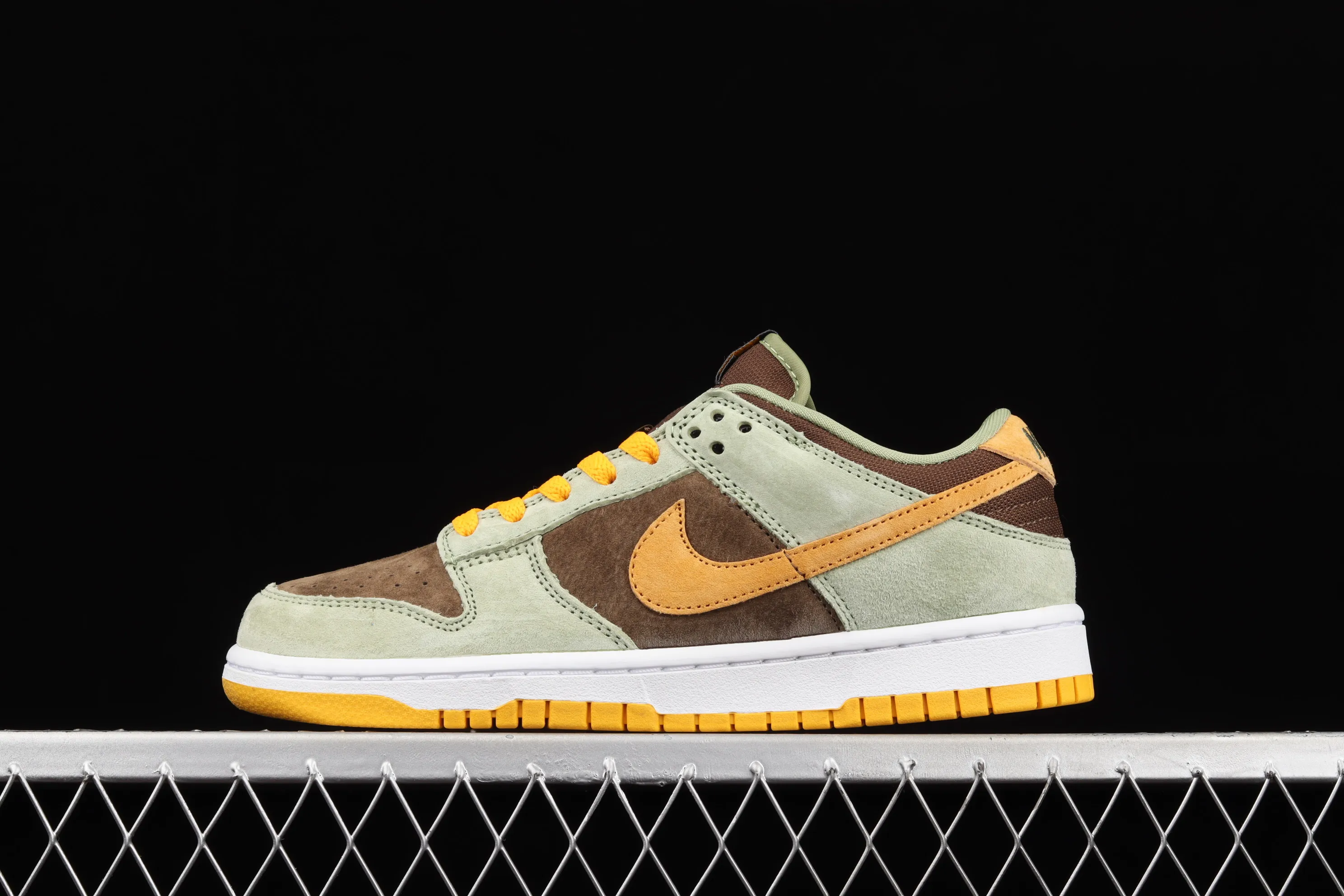 All Categories Nk SB Dunk Series Nk SB Dunk Low Low-top Sneakers J Version Nk SB Dunk Low Prm Green Brown Orange SB Smashed Backboard Fashion Casual Sneakers DH5360-300